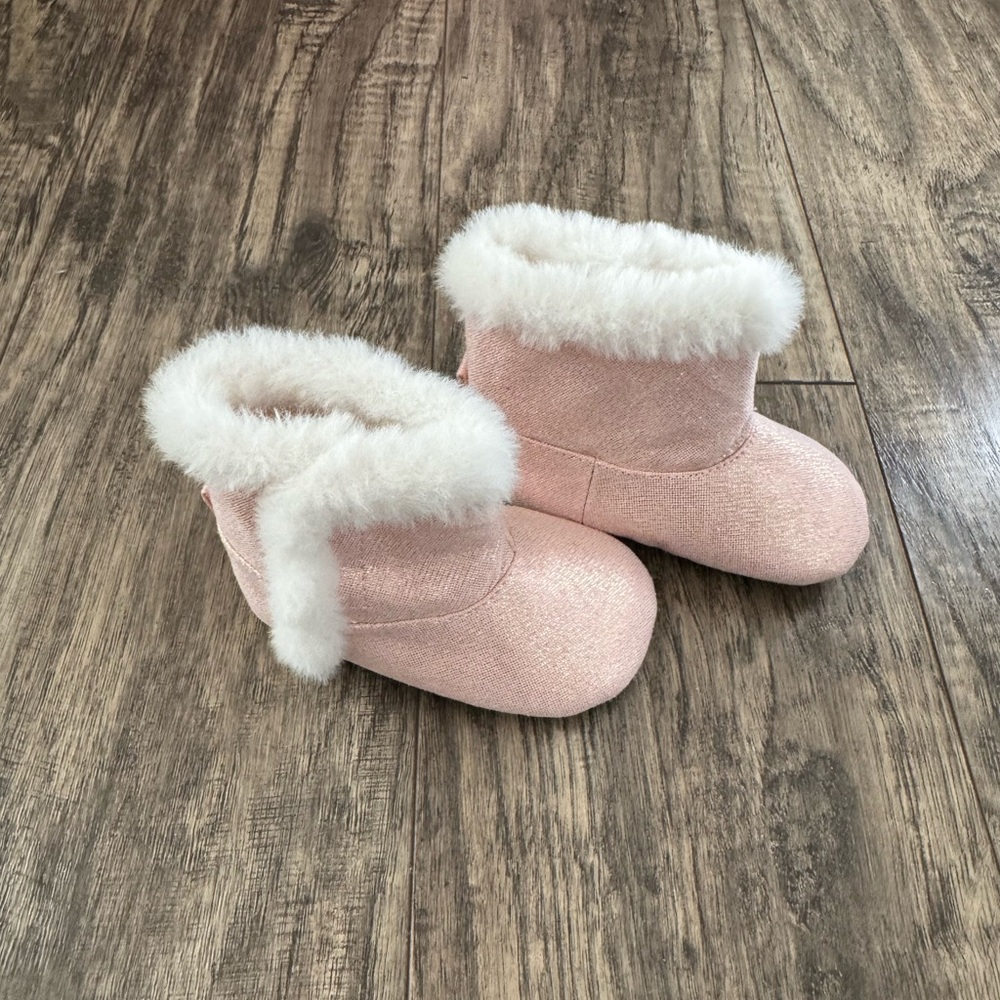 Ro + Me Baby Pink Sparkle Boots with White Faux Fur 6-12 months